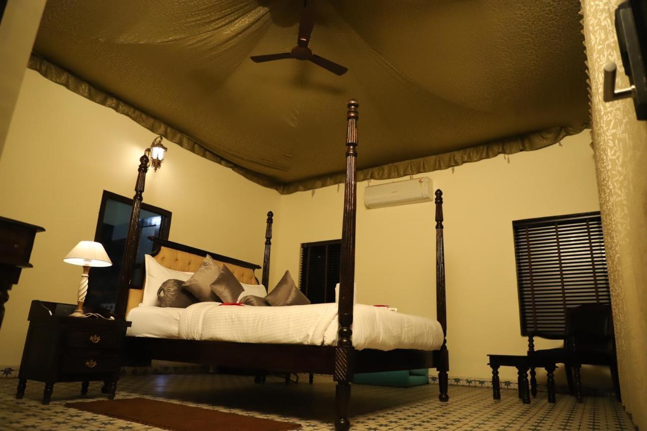 The Pench International Hotel Khawāsa Екстериор снимка