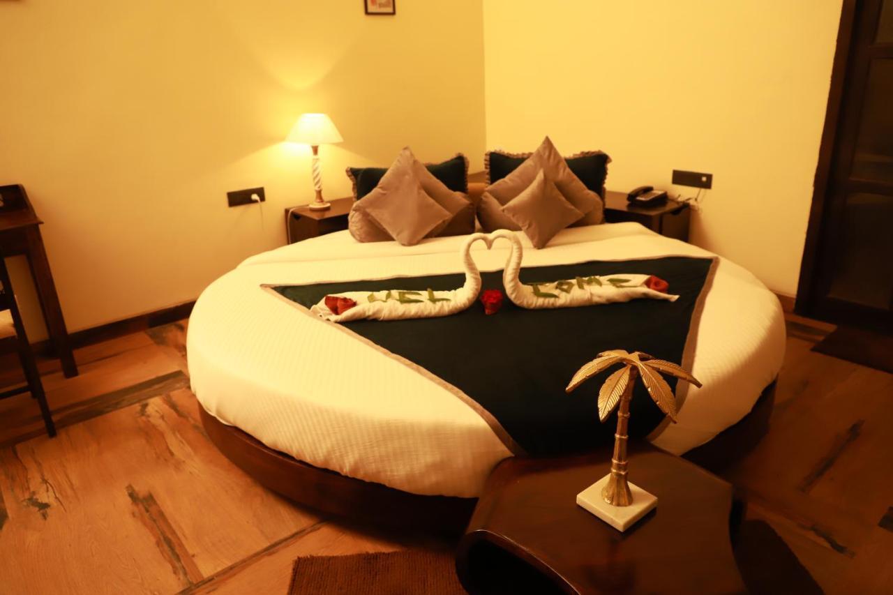 The Pench International Hotel Khawāsa Екстериор снимка