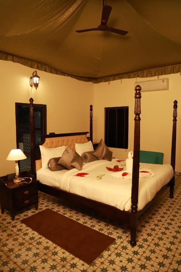 The Pench International Hotel Khawāsa Екстериор снимка